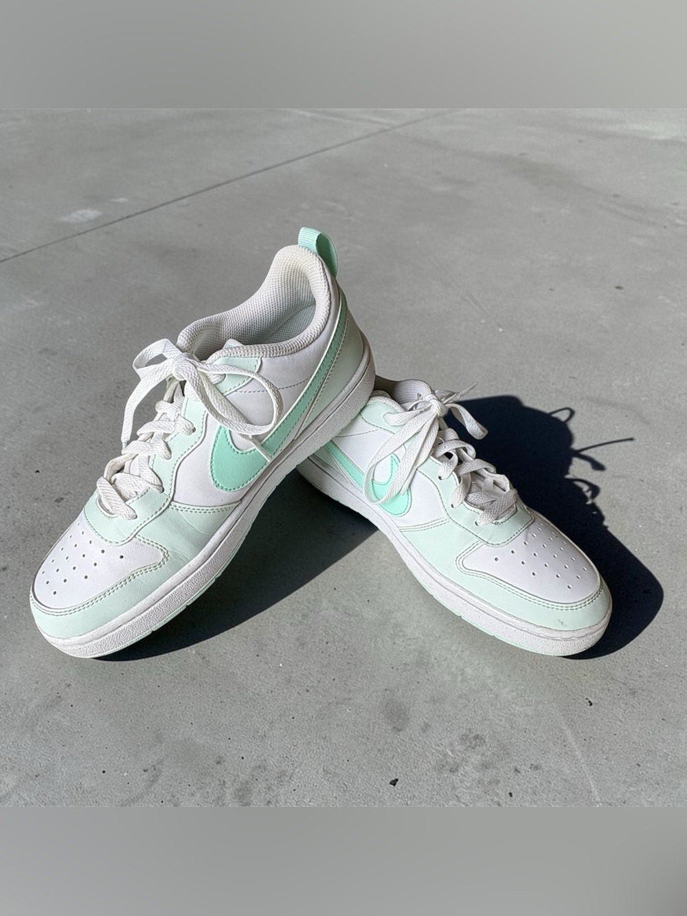 Nike Women’s Court Borough Low Recraft Low-Top Sneaker’s Mint Foam